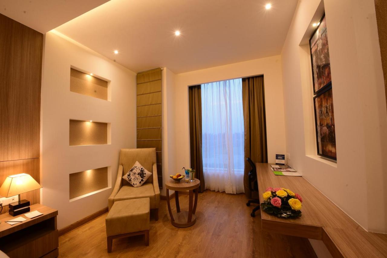 ชัวร์สเตย์ โฮเต็ล บาย เบสต์ เวสเทิร์น อมฤตสร Hotel อัมริตสา ภายนอก รูปภาพ